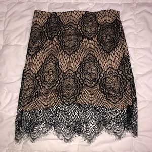 LATISTE Size Small Bodycon lace skirt